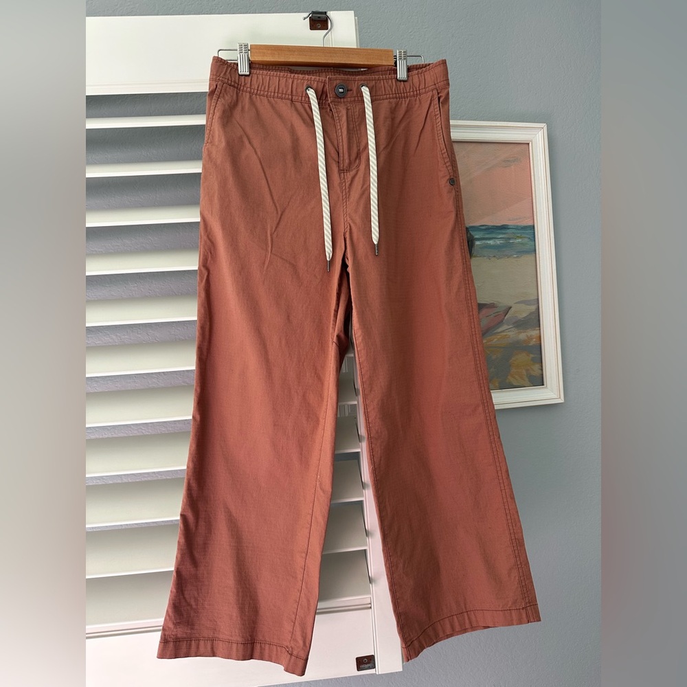 Women’s Vuori Ripstop Wide Leg Cropped Pant in Copper. Size Medium.